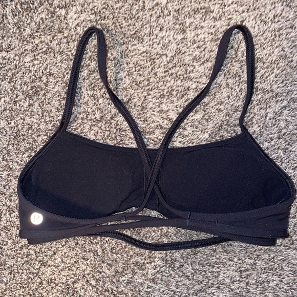 Lululemon bra: black// size 6// removable padding - Picture 2 of 3